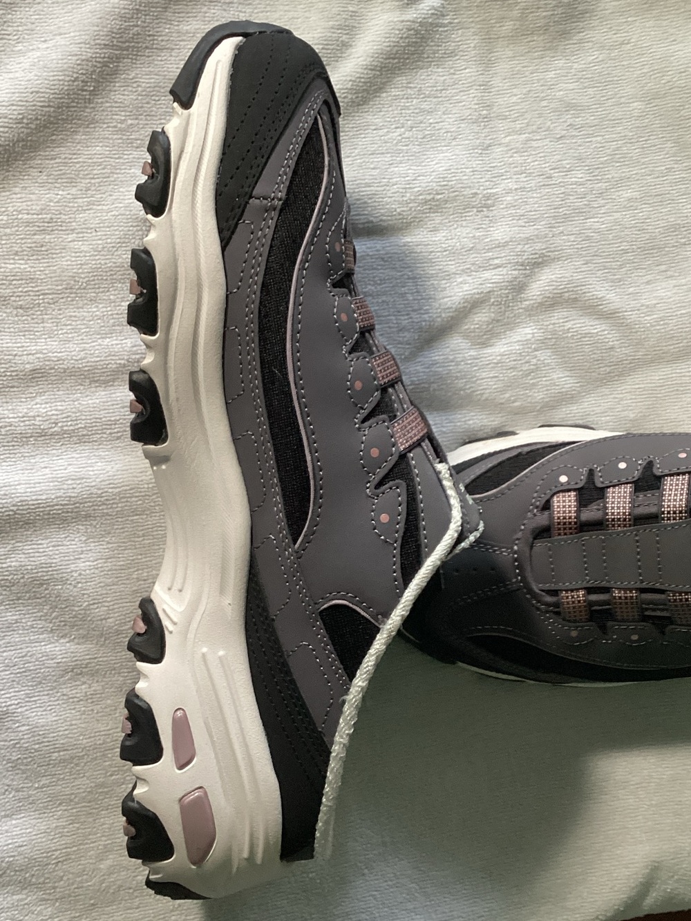 Skechers D'Lites Women's Gray and Pink Slip-On Memory Foam Sneakers - Picture 9 of 11